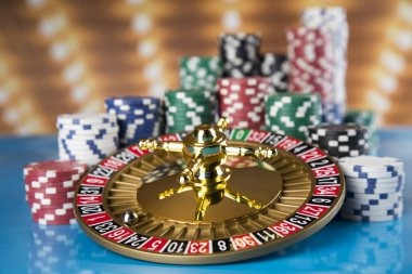 Live blackjack table with professional dealer at iyatoto alternatif studio